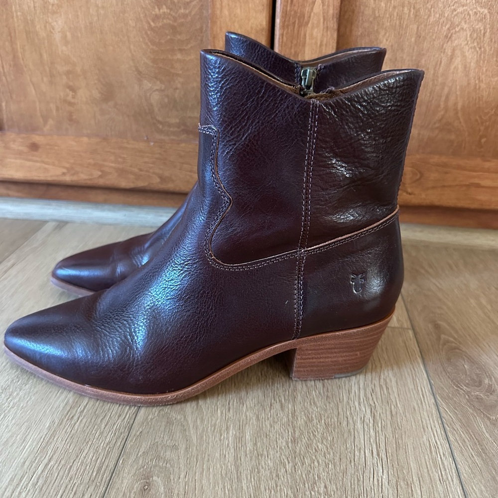 Frye Women's Dark Brown Ankle Boots, size 9.5
